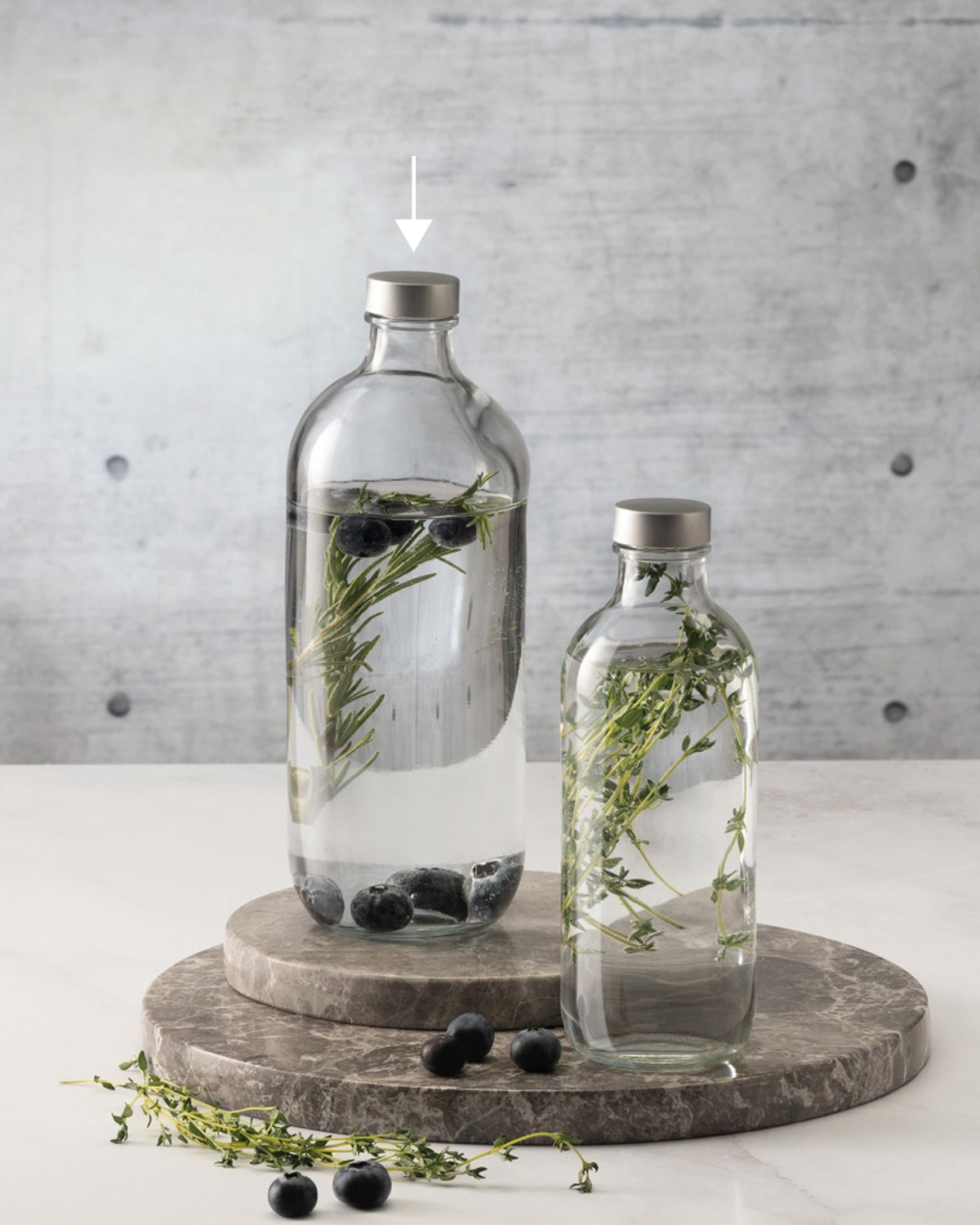 Iko fles met dop 1,1 l Bedrukt of Lasergravure  of Gravurelook  sfeerfoto 1